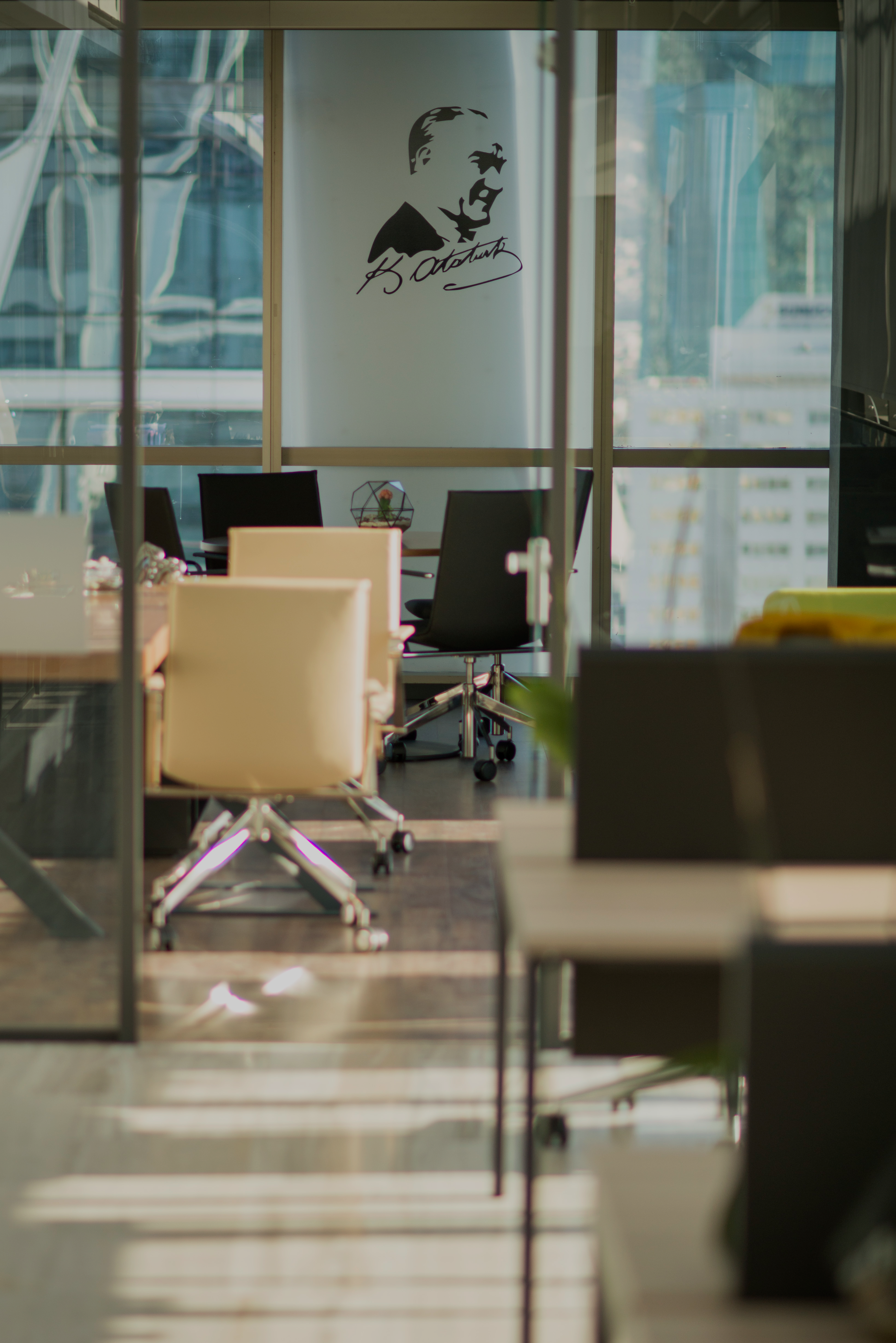 Hukuka alışılmışın dışında bir perspektifle yaklaşıyoruz.<br/>Farkımızı bu şekilde ortaya koyuyoruz.